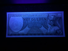 Load image into Gallery viewer, Suriname 5 Gulden 1963 Banknote World Paper Money UNC Currency - Collectors Couch